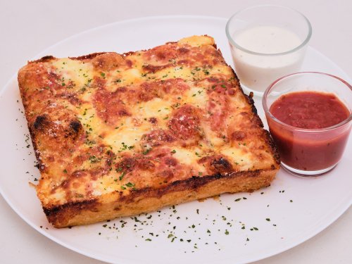 AMERIKAI TEPSIS 5 SAJTOS PIZZA