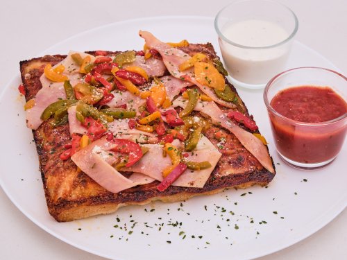 AMERIKAI TEPSIS SONKA PAPRIKA PIZZA